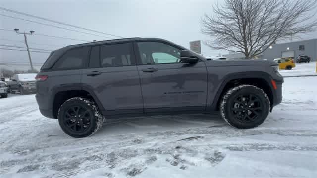Thumbnail: 2025 Jeep Grand Cherokee - 9
