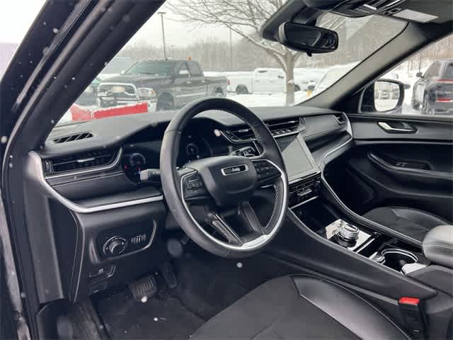 Thumbnail: 2023 Jeep Grand Cherokee - 10