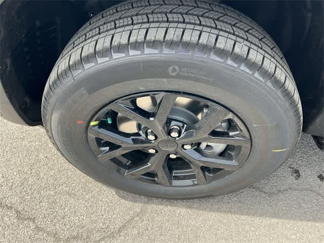 2025 Jeep Grand Cherokee L Laredo 12