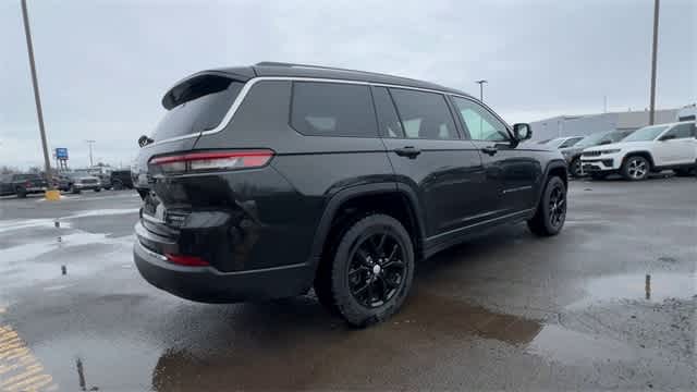Thumbnail: 2022 Jeep Grand Cherokee - 8