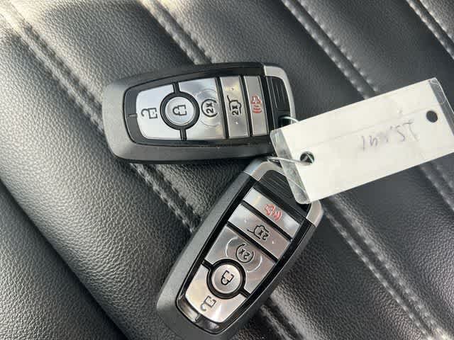 Thumbnail: 2022 Ford Edge - 25