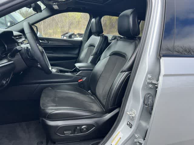 Thumbnail: 2023 Jeep Grand Cherokee - 15