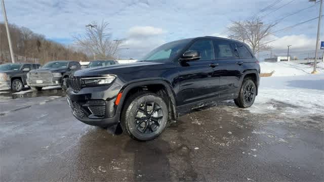 Thumbnail: 2025 Jeep Grand Cherokee - 4