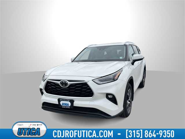 2021 Toyota Highlander XLE -
                  Yorkville, NY