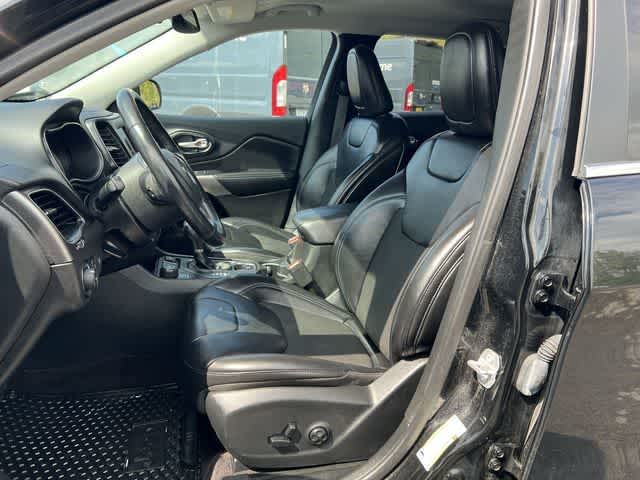 Thumbnail: 2019 Jeep Cherokee - 15