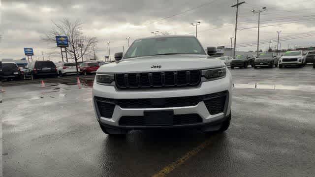 Thumbnail: 2026 Jeep Grand Cherokee - 3
