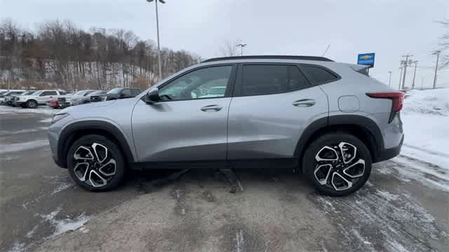 Thumbnail: 2024 Chevrolet Trax - 5