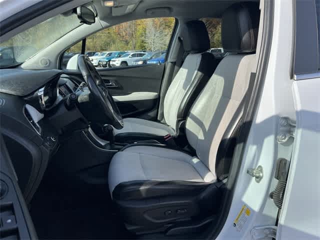 Thumbnail: 2020 Chevrolet Trax - 15