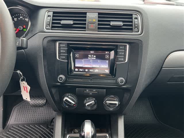 Thumbnail: 2017 Volkswagen Jetta - 21