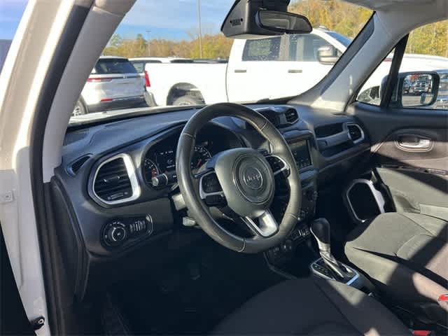 Thumbnail: 2019 Jeep Renegade - 10