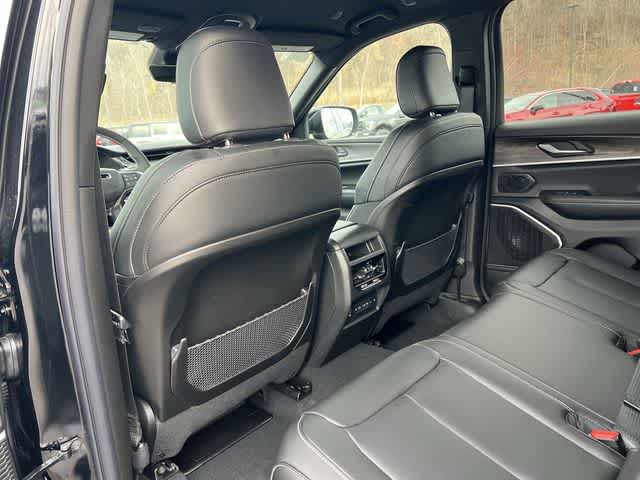 Thumbnail: 2026 Jeep Grand Cherokee - 16
