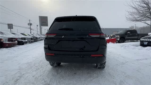 Thumbnail: 2023 Jeep Grand Cherokee - 7