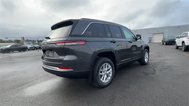 Thumbnail: 2025 Jeep Grand Cherokee - 8