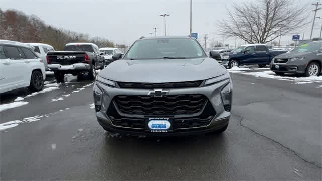 Thumbnail: 2024 Chevrolet Trax - 3