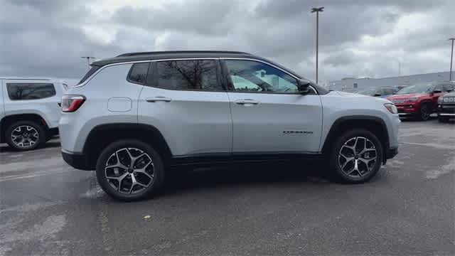 Thumbnail: 2025 Jeep Compass - 9