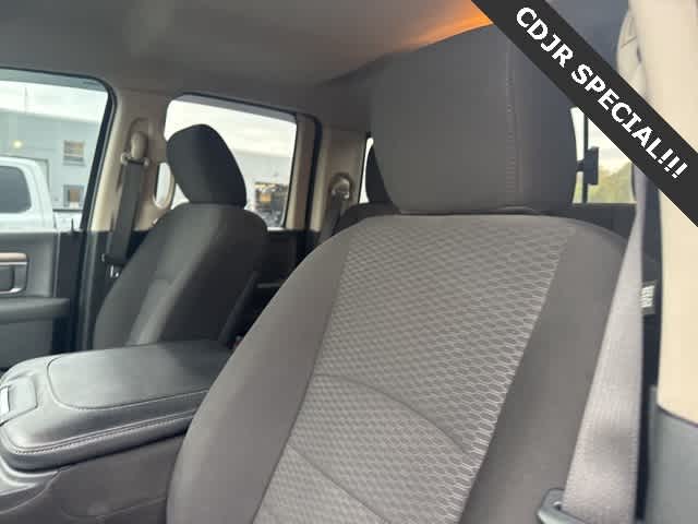 Thumbnail: 2020 RAM 1500 Classic - 10