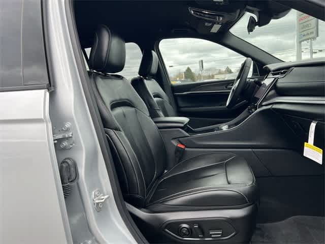 Thumbnail: 2025 Jeep Grand Cherokee - 19