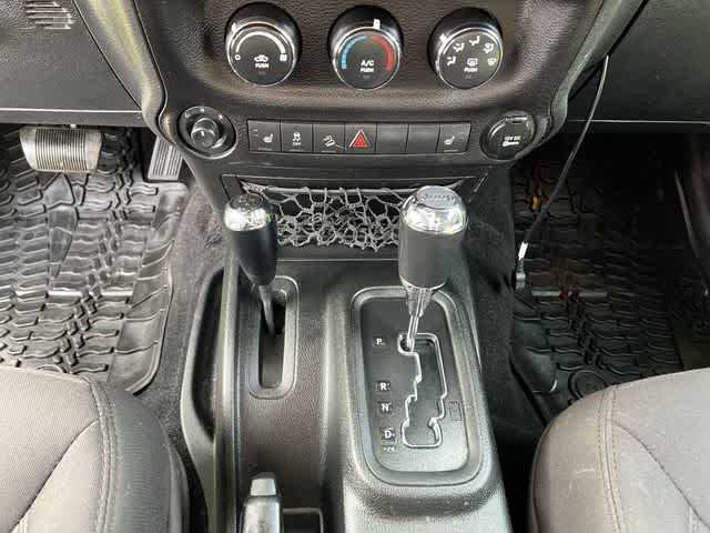 Thumbnail: 2017 Jeep Wrangler - 22