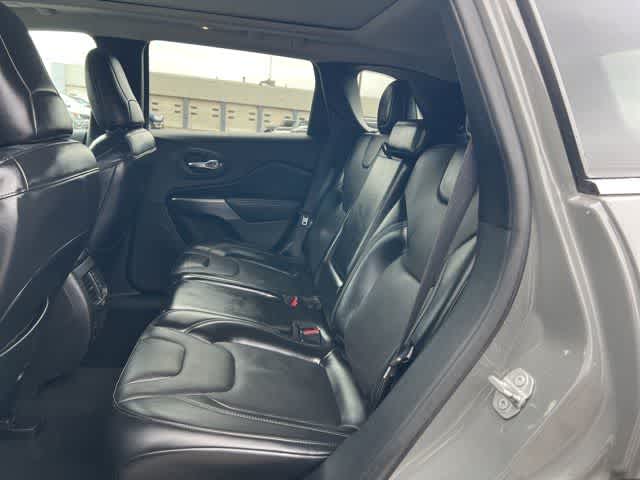 Thumbnail: 2019 Jeep Cherokee - 13