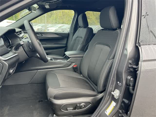 Thumbnail: 2025 Jeep Grand Cherokee - 15