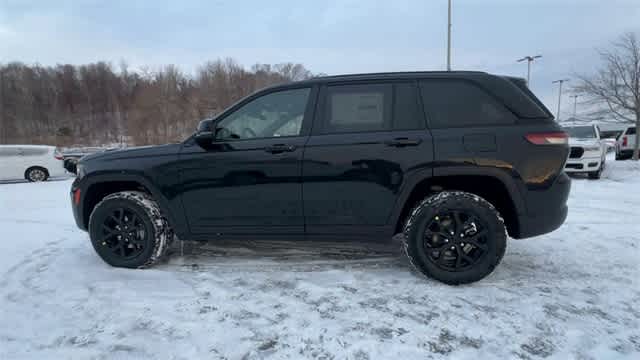 Thumbnail: 2025 Jeep Grand Cherokee - 5