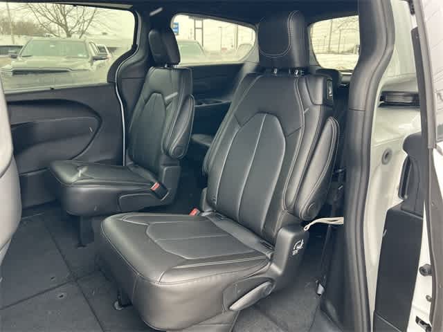 Thumbnail: 2026 Chrysler Pacifica - 17