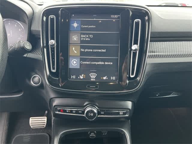 Thumbnail: 2020 Volvo XC40 - 21