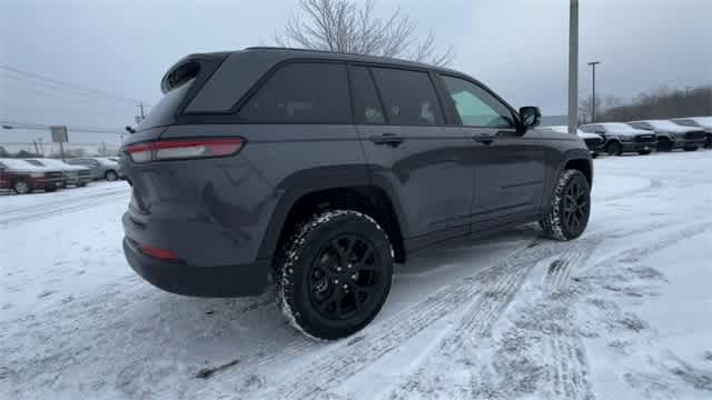Thumbnail: 2025 Jeep Grand Cherokee - 8