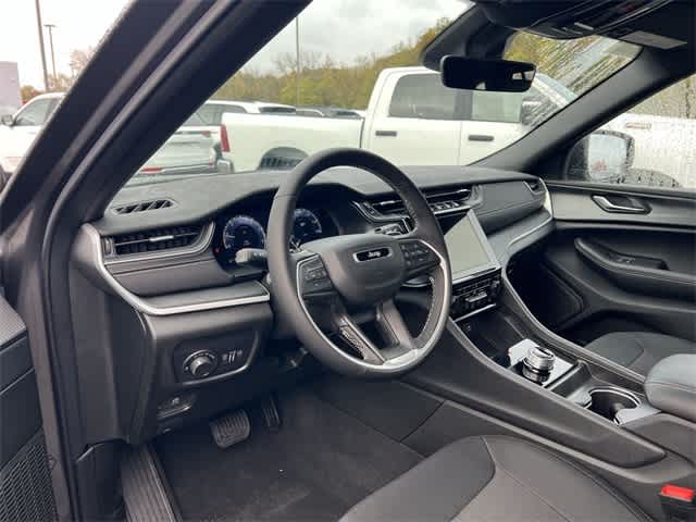 Thumbnail: 2025 Jeep Grand Cherokee - 10