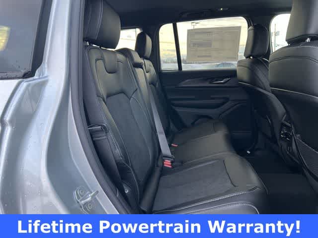 Thumbnail: 2025 Jeep Grand Cherokee - 18