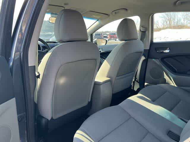 Thumbnail: 2016 Kia Forte - 16