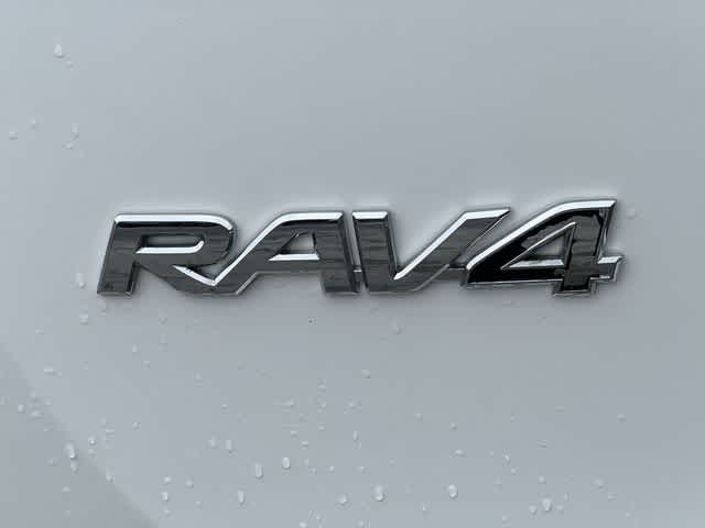 Thumbnail: 2018 Toyota RAV4 - 19