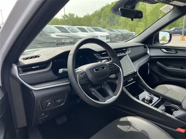2025 Jeep Grand Cherokee L Laredo 10