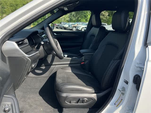 2025 Jeep Grand Cherokee Laredo 15