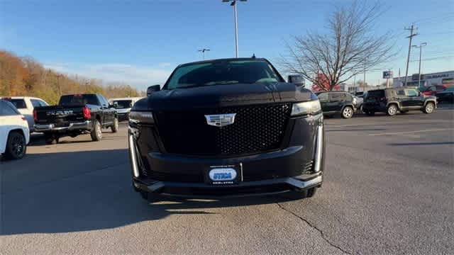 Thumbnail: 2021 Cadillac Escalade - 3