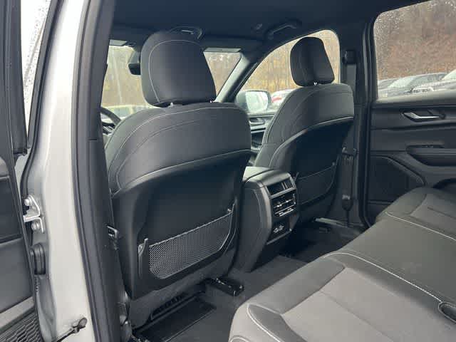Thumbnail: 2026 Jeep Grand Cherokee - 16