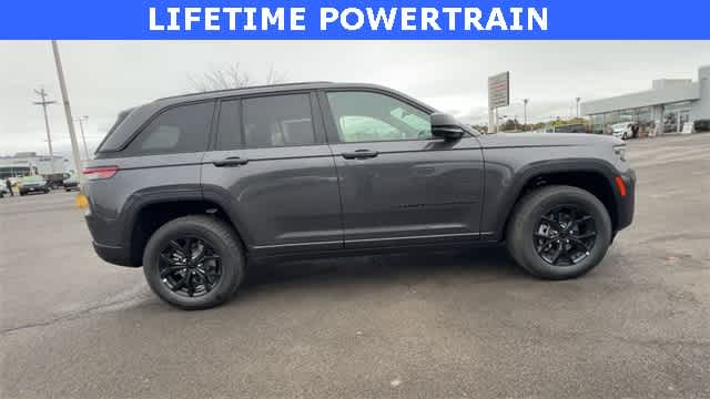 Thumbnail: 2025 Jeep Grand Cherokee - 9