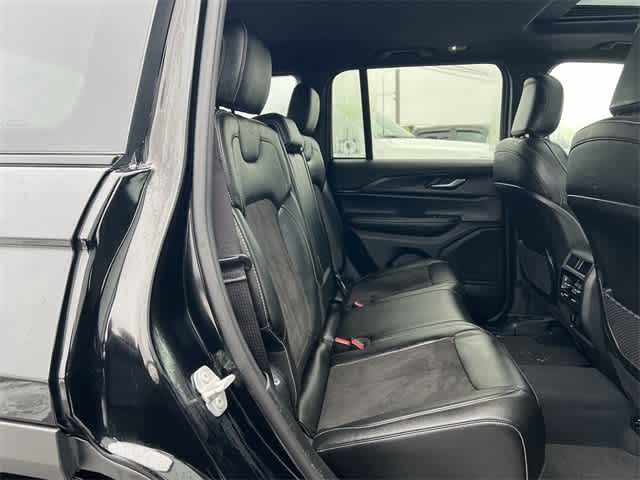 Thumbnail: 2023 Jeep Grand Cherokee - 18