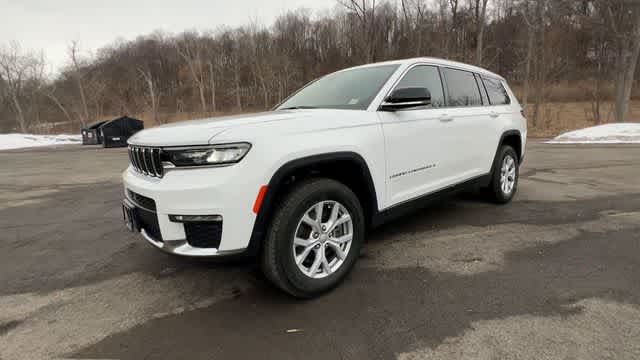 Thumbnail: 2022 Jeep Grand Cherokee - 4