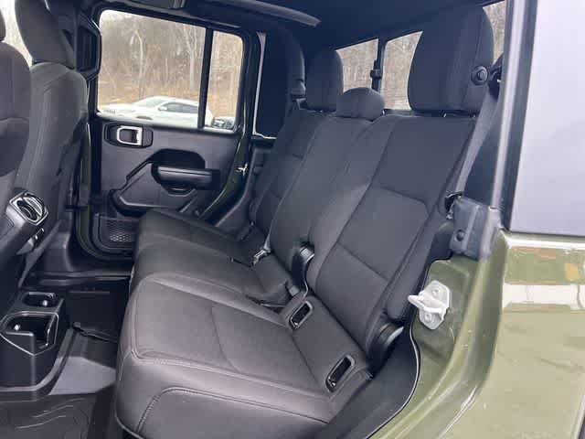 Thumbnail: 2022 Jeep Gladiator - 17