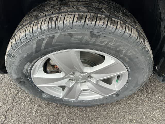 Thumbnail: 2022 Jeep Compass - 12