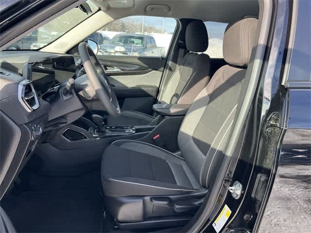 Thumbnail: 2025 Chevrolet TrailBlazer - 15