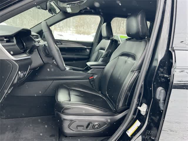 Thumbnail: 2024 Jeep Grand Cherokee - 15