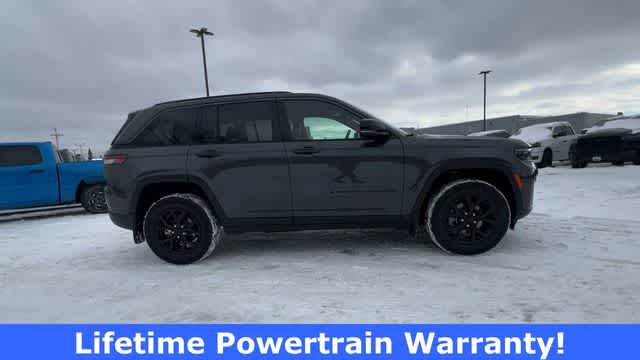 Thumbnail: 2026 Jeep Grand Cherokee - 9