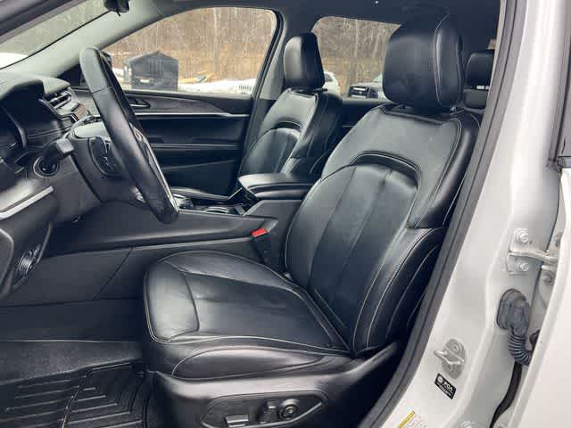 Thumbnail: 2022 Jeep Grand Cherokee - 15