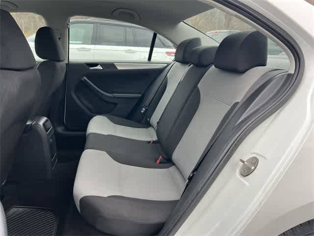 Thumbnail: 2017 Volkswagen Jetta - 17