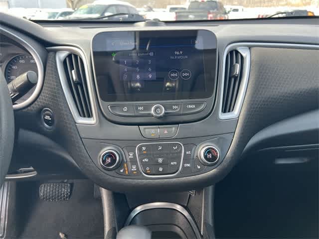 Thumbnail: 2023 Chevrolet Malibu - 21