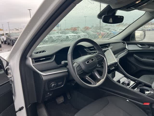 Thumbnail: 2023 Jeep Grand Cherokee - 4