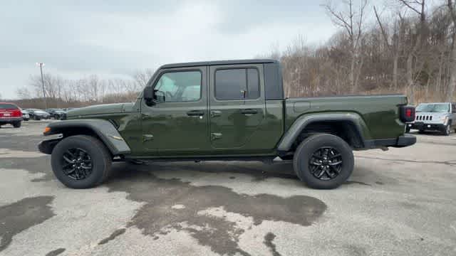 Thumbnail: 2022 Jeep Gladiator - 5