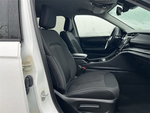 Thumbnail: 2023 Jeep Grand Cherokee - 19